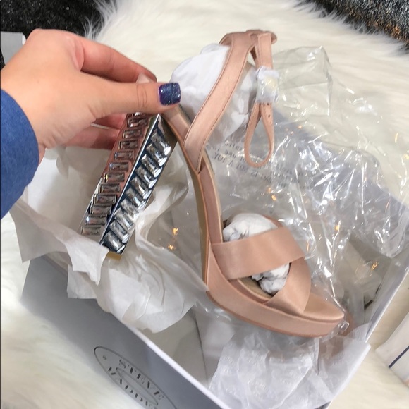 Steve Madden blush silver jeweled heel - Picture 2 of 8